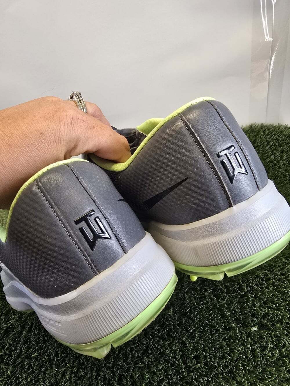 Nike TW 2017 Tiger Woods Wolf Dark Grey Golf Cleats 880955-002 Mens Size 8 - Picture 5 of 8